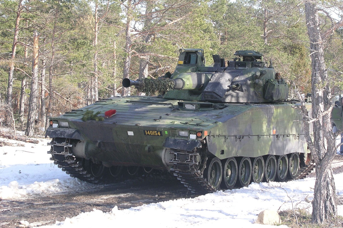 CV90: сімейство бойових машин піхоти, модульність і захист екіпажу